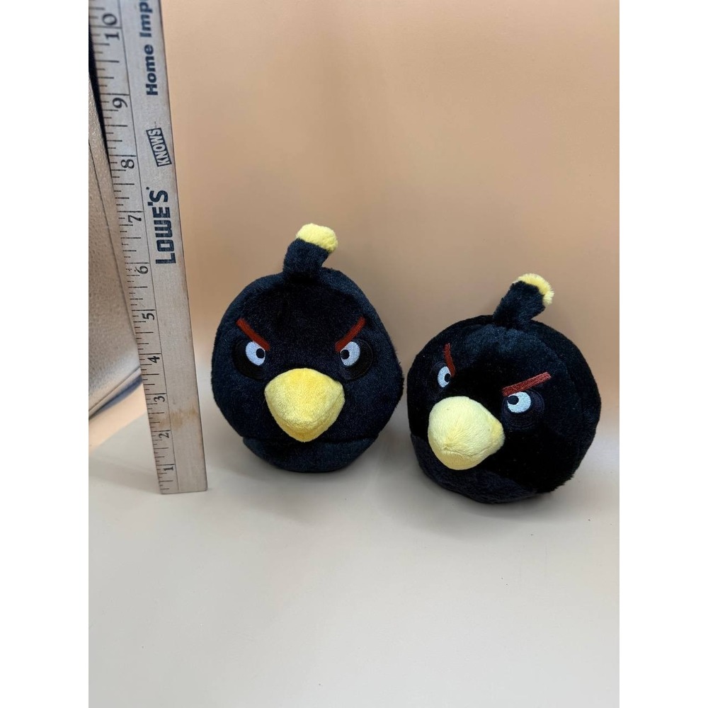 2011 Commonwealth Angry Birds Black Bomb Bird Gamers Plush Stuffed Toy Lot Of 2